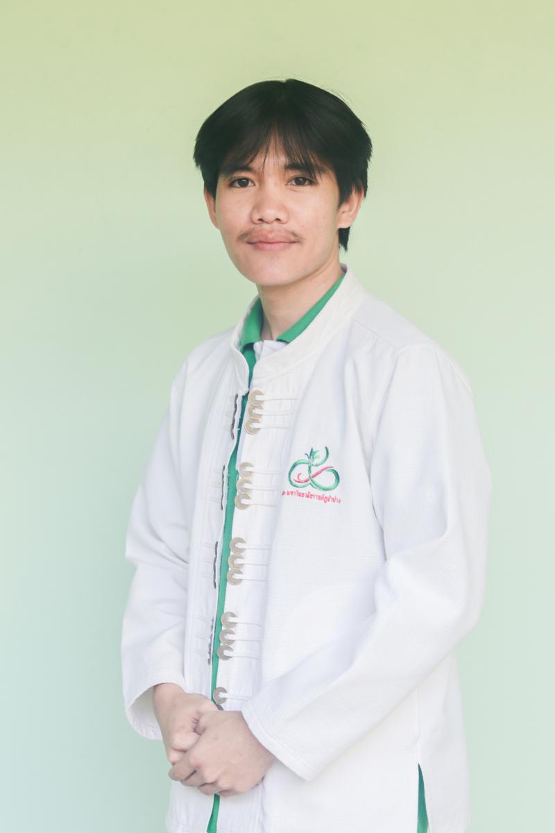 นายอนุวัฒน์