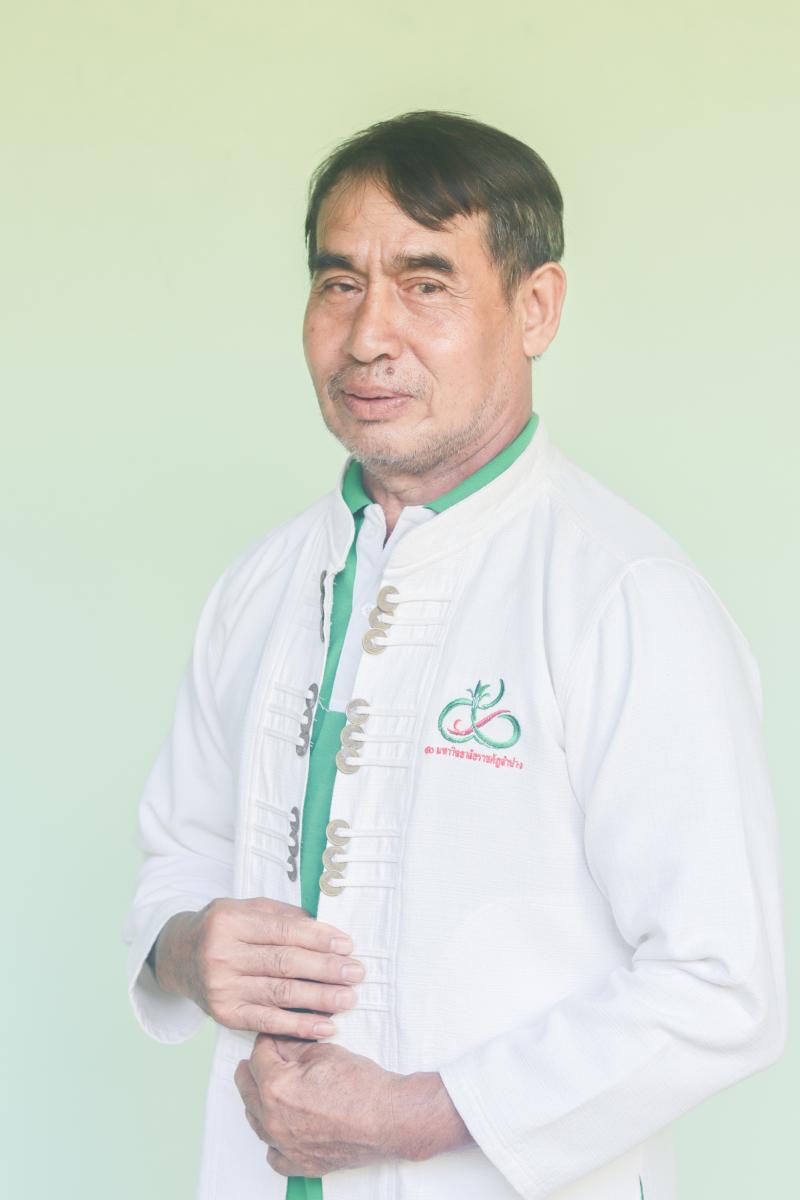 นายวีรพล