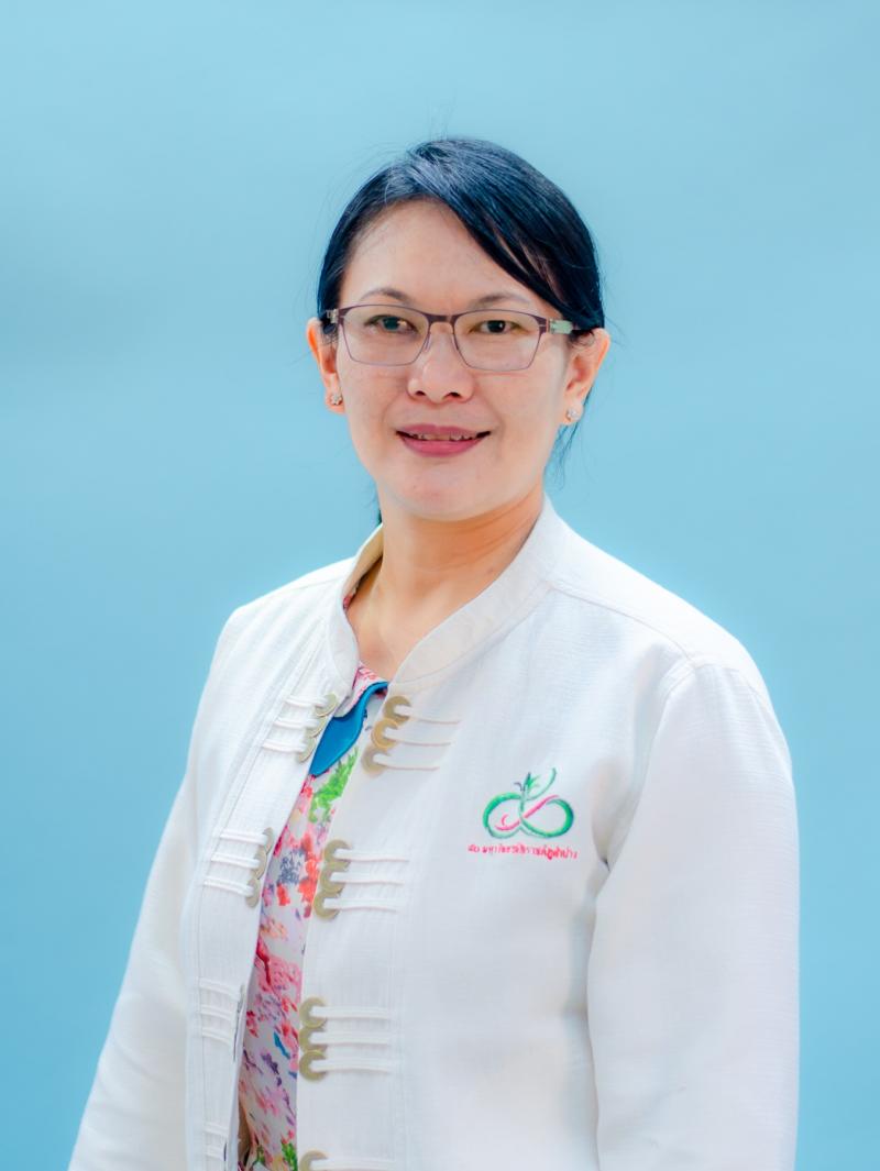 รศ.ดร.นันทินา  ดำรงวัฒนกูล